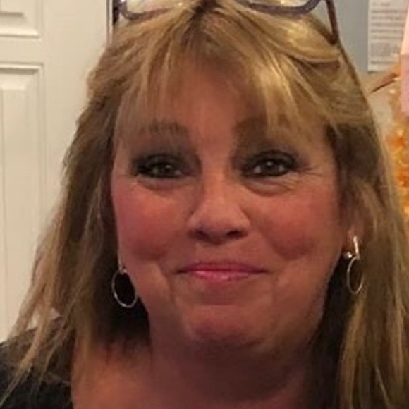 Meet your Posher, Kathy - Picture 1 of 1